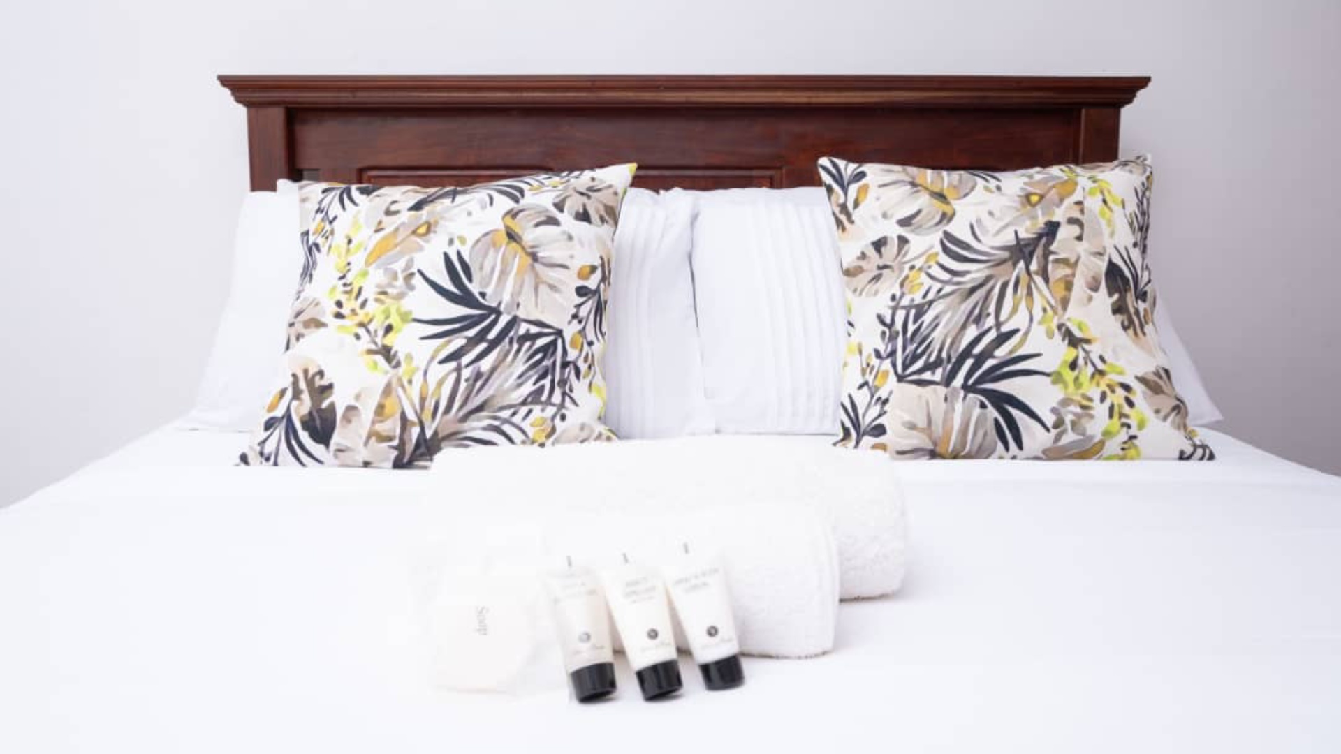 white_porch_sunview_01